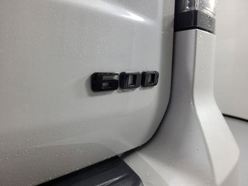 Certified 2024 Cadillac Escalade ESV Sport Platinum w/ LPO, Floor Liner Package AWD/4WD image 5