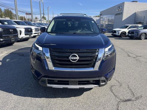 Used 2025 Nissan Pathfinder SL w/ SL Premium Package image 8