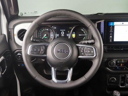 Used 2025 Jeep Wrangler Sahara 4xe w/ Safety Group AWD/4WD image 19