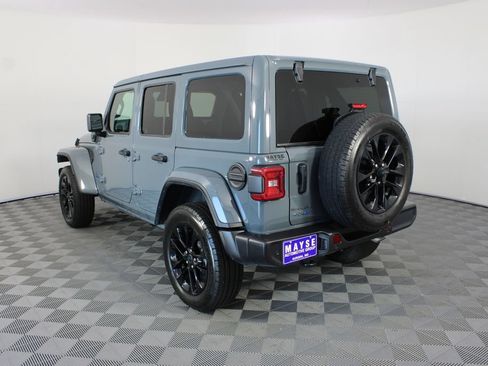 Used 2025 Jeep Wrangler Unlimited Sahara w/ Safety Group AWD/4WD image 21
