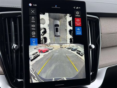 New 2026 Volvo XC90 B6 Plus w/ Protection Package Premier image 4