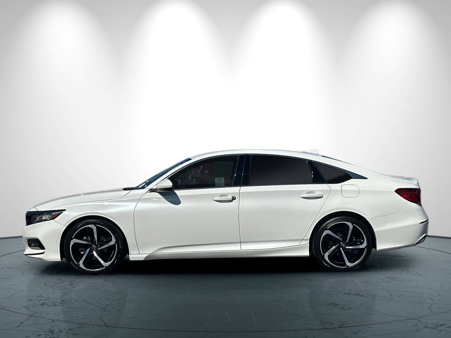 Used 2018 Honda Accord Sport image 7