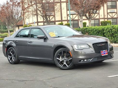 Used 2023 Chrysler 300 S image 2