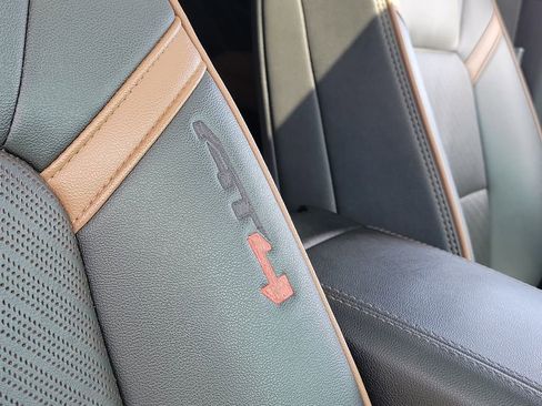 Used 2024 GMC Canyon AT4 w/ AT4 Premium Package AWD/4WD image 23