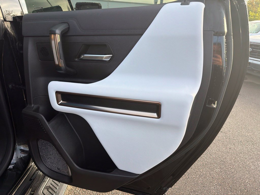 Used 2025 GMC Hummer EV 3X w/ LPO, Sport Package AWD/4WD image 17
