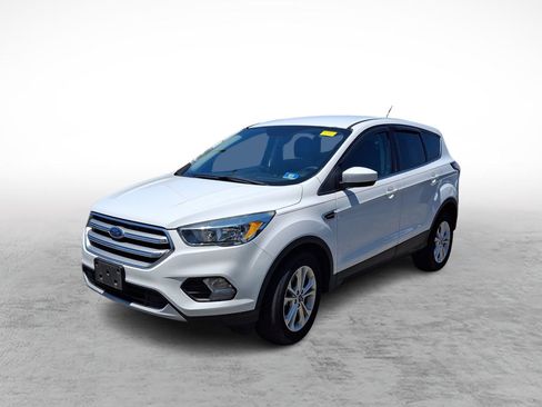 Used 2017 Ford Escape SE AWD/4WD image 1