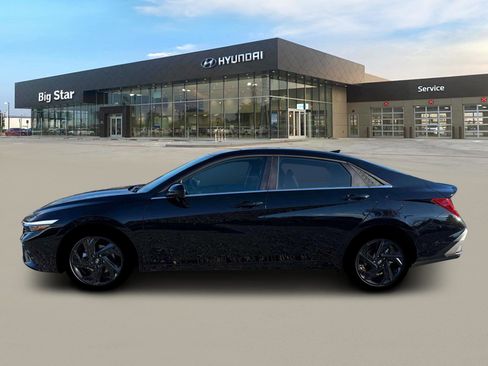 New 2026 Hyundai Elantra SEL Sport FWD image 3
