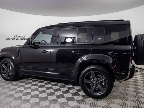 Used 2024 Land Rover Defender 110 X-Dynamic SE AWD/4WD image 11