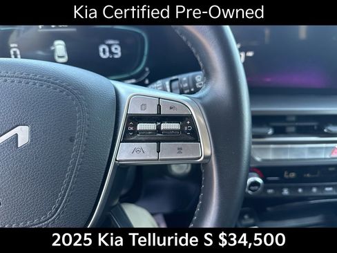 Used 2025 Kia Telluride S image 37