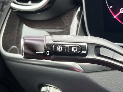 Certified 2025 Mercedes-Benz GLC 300 image 33