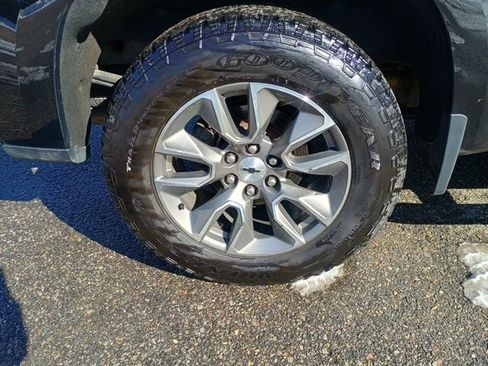 Used 2019 Chevrolet Silverado 1500 RST image 11