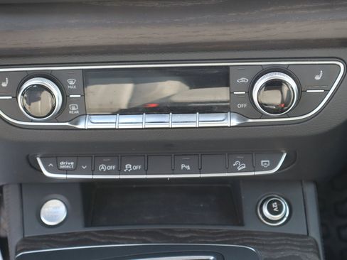 Used 2018 Audi Q5 Prestige w/ Prestige Package image 19