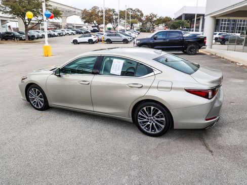 Used 2021 Lexus ES 350 w/ Premium Package image 10