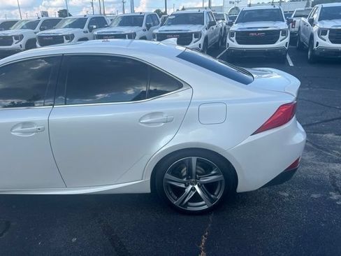 Used 2018 Lexus IS 300 AWD w/ Comfort Package image 9