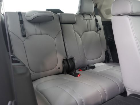 Used 2025 Honda Pilot Elite image 15