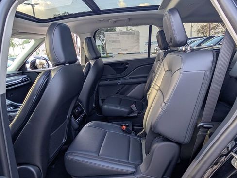 New 2026 Lincoln Aviator 2WD w/ Jet Appearance Package image 13