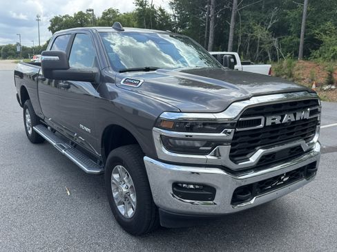Used 2026 RAM 2500 Big Horn AWD/4WD image 3
