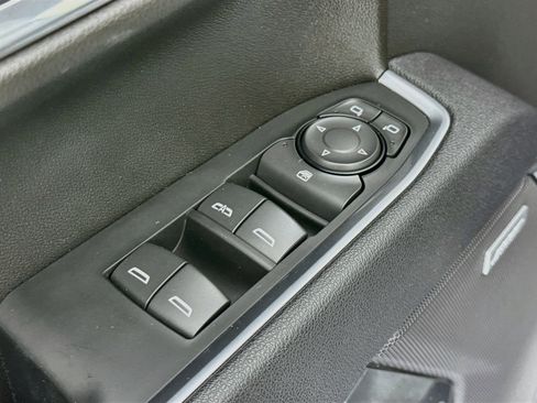 Used 2025 GMC Sierra 1500 Elevation w/ Elevation Premium Package AWD/4WD image 17