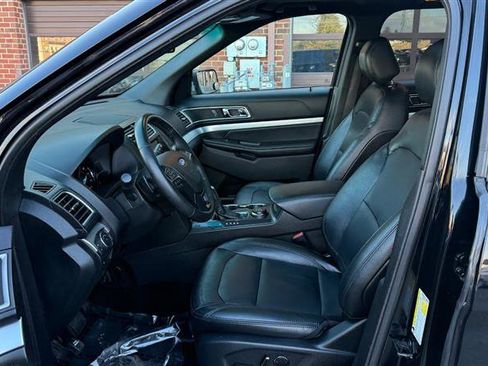 Used 2016 Ford Explorer XLT w/ Equipment Group 202A image 31