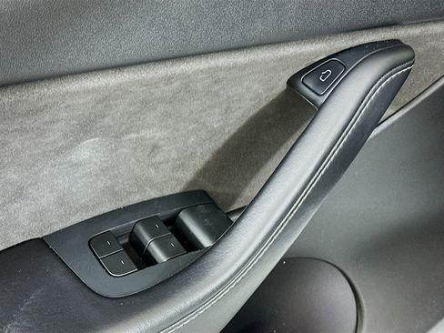 Used 2021 Tesla Model Y Long Range image 15