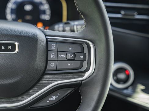 Used 2022 Jeep Wagoneer Series III image 28