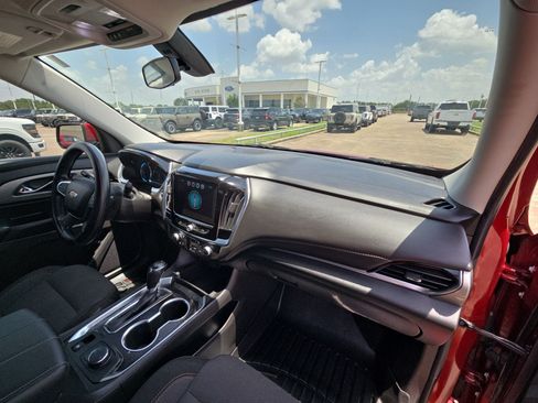 Used 2019 Chevrolet Traverse LT FWD image 30
