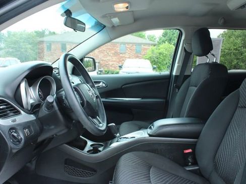 Used 2016 Dodge Journey SXT w/ Comfort/Convenience Group FWD image 12
