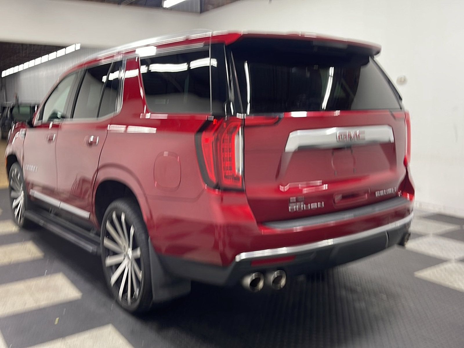 Used 2021 GMC Yukon Denali w/ Denali Premium Package AWD/4WD image 17