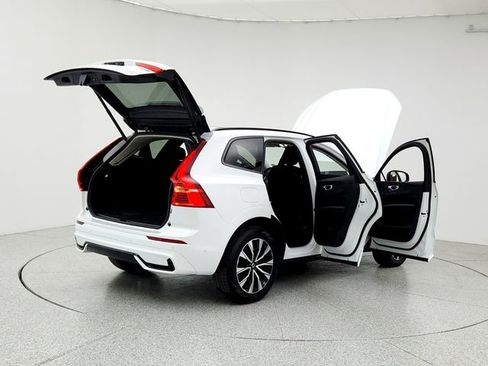 Certified 2025 Volvo XC60 B5 Plus image 11