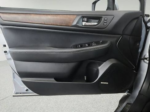 Used 2017 Subaru Outback 2.5i Limited AWD/4WD image 16
