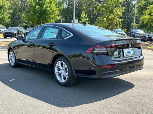 Used 2025 Honda Accord LX image 5