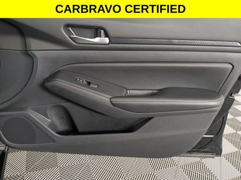 Used 2025 Nissan Altima 2.5 SV FWD image 32