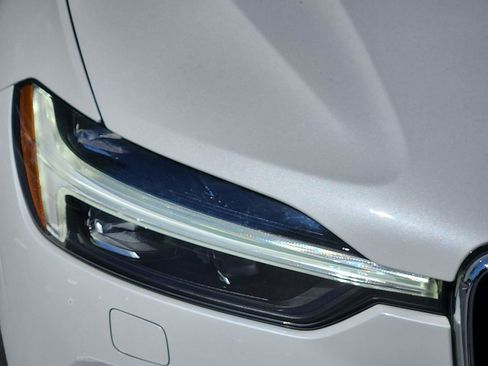 Used 2023 Volvo XC60 B5 Plus w/ Protection Package Premier image 9