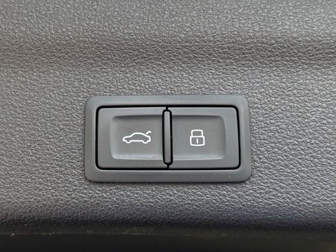 Used 2021 Audi RS 6 AWD/4WD image 32