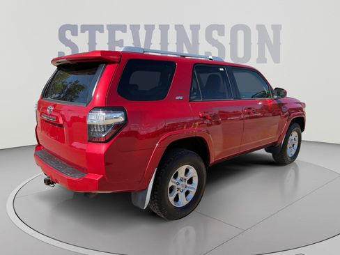 Used 2015 Toyota 4Runner SR5 AWD/4WD image 5