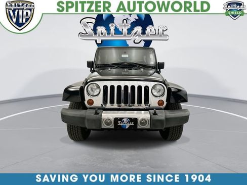Used 2009 Jeep Wrangler Unlimited Sahara w/ Dual Top Group AWD/4WD image 4
