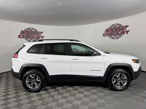 Used 2019 Jeep Cherokee Trailhawk w/ Cold Weather Group AWD/4WD image 8