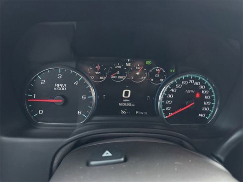 Used 2017 GMC Yukon XL SLT w/ Open Road Package image 7