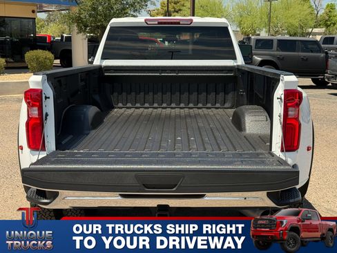 Used 2024 Chevrolet Silverado 3500 LT AWD/4WD image 8