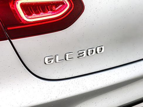 Used 2022 Mercedes-Benz GLC 300 4MATIC Coupe image 9