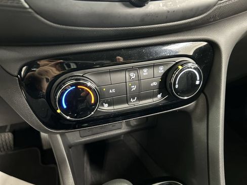 Certified 2023 Buick Encore GX Preferred w/ Cold Weather Comfort Package AWD/4WD image 16