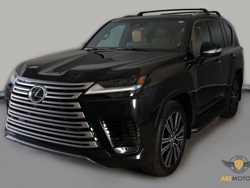 Used 2026 Lexus LX 600 4WD w/ Luxury Package image 3