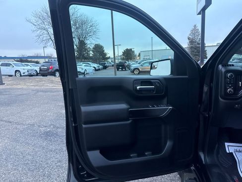 Used 2022 Chevrolet Silverado 1500 Custom Trail Boss w/ Midnight Edition image 10