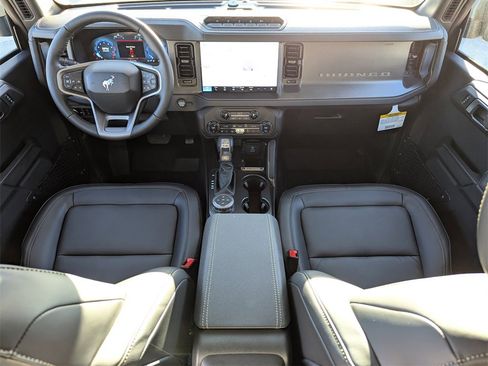 New 2025 Ford Bronco Badlands image 14