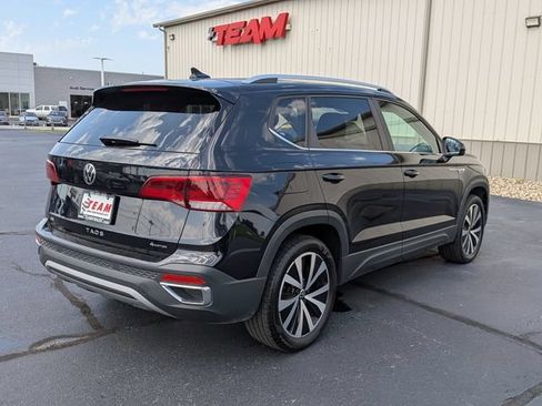 Used 2022 Volkswagen Taos SE AWD/4WD image 7