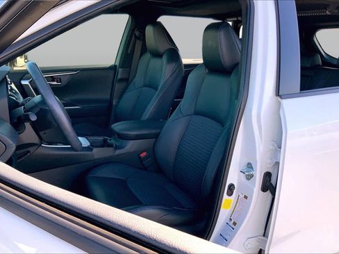 Used 2020 Toyota RAV4 XSE w/ XSE Grade Weather Package AWD/4WD image 8
