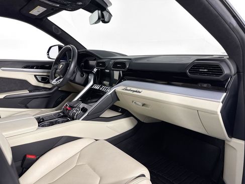Used 2021 Lamborghini Urus AWD/4WD image 31