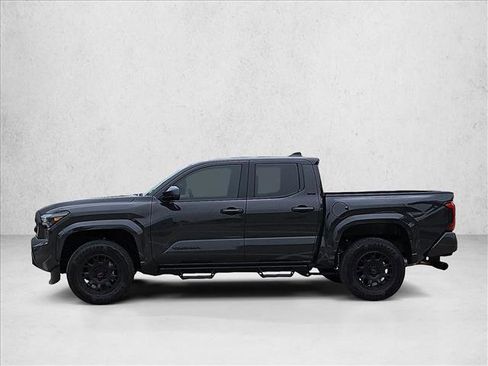 Used 2025 Toyota Tacoma SR5 AWD/4WD image 9