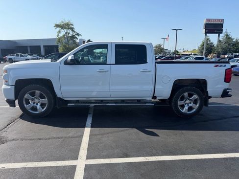 Used 2018 Chevrolet Silverado 1500 LT w/ Texas Edition AWD/4WD image 4