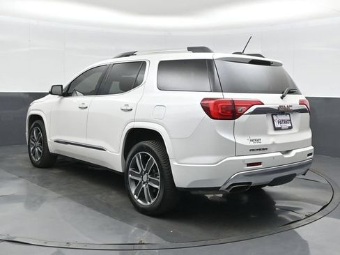Used 2019 GMC Acadia Denali w/ Technology Package FWD image 11
